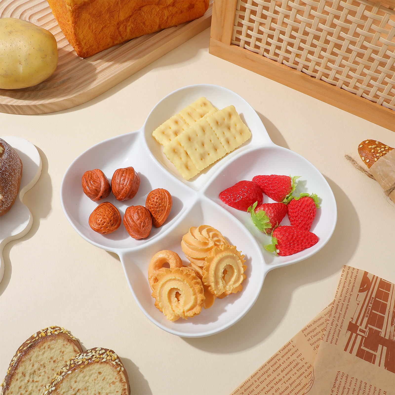 Ceramic Food Plate 4-Compartme – обзор и цена Food Snacks Company